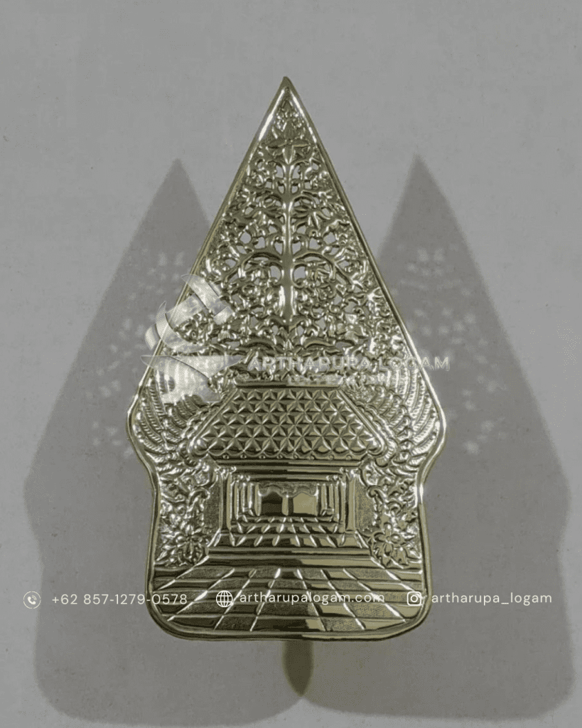 Gunungan wayang kuningan
