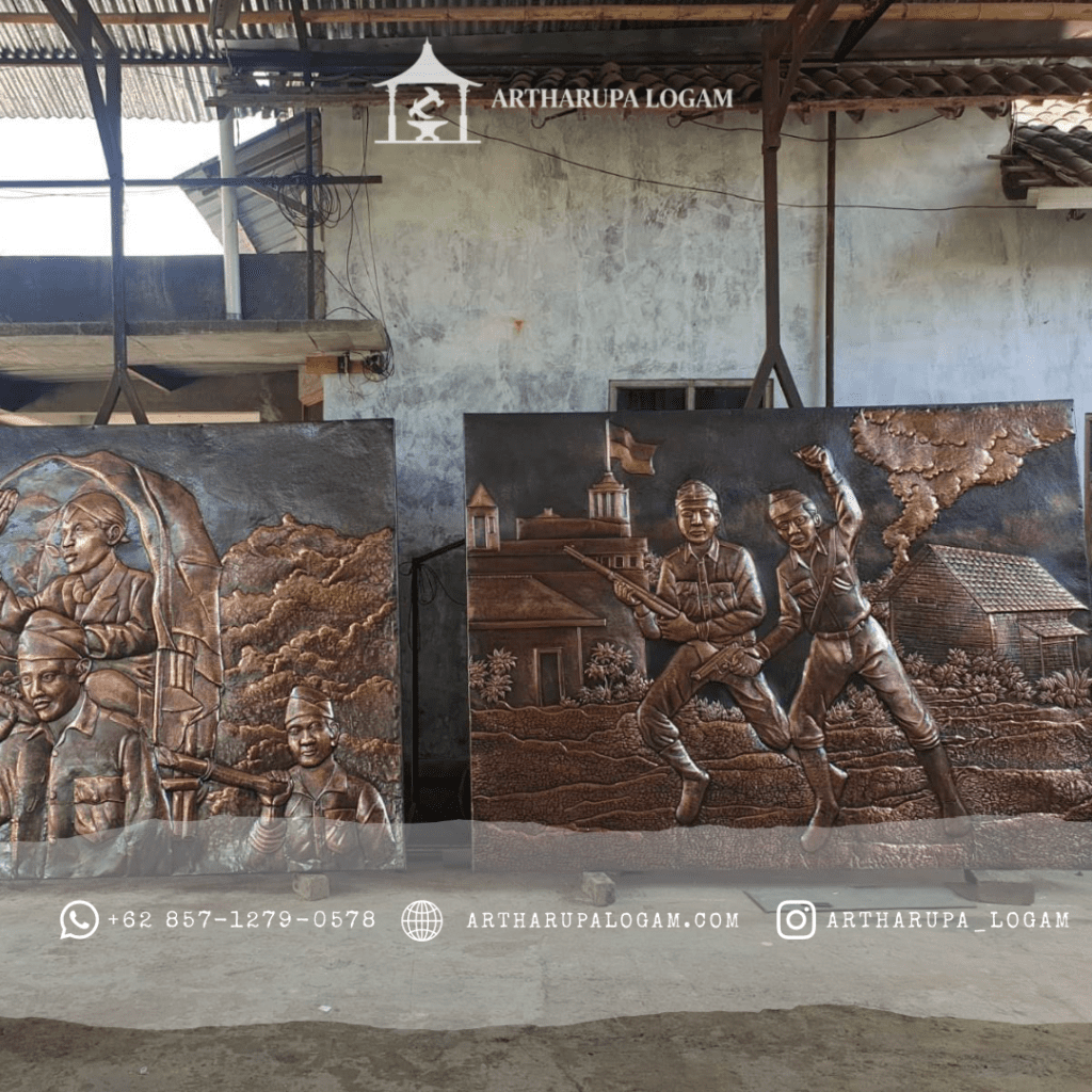 Relief tembaga mewah sebagai hiasan dinding interior rumah