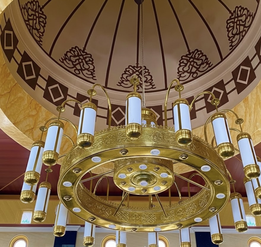 detail ukiran lampu nabawi kuningan