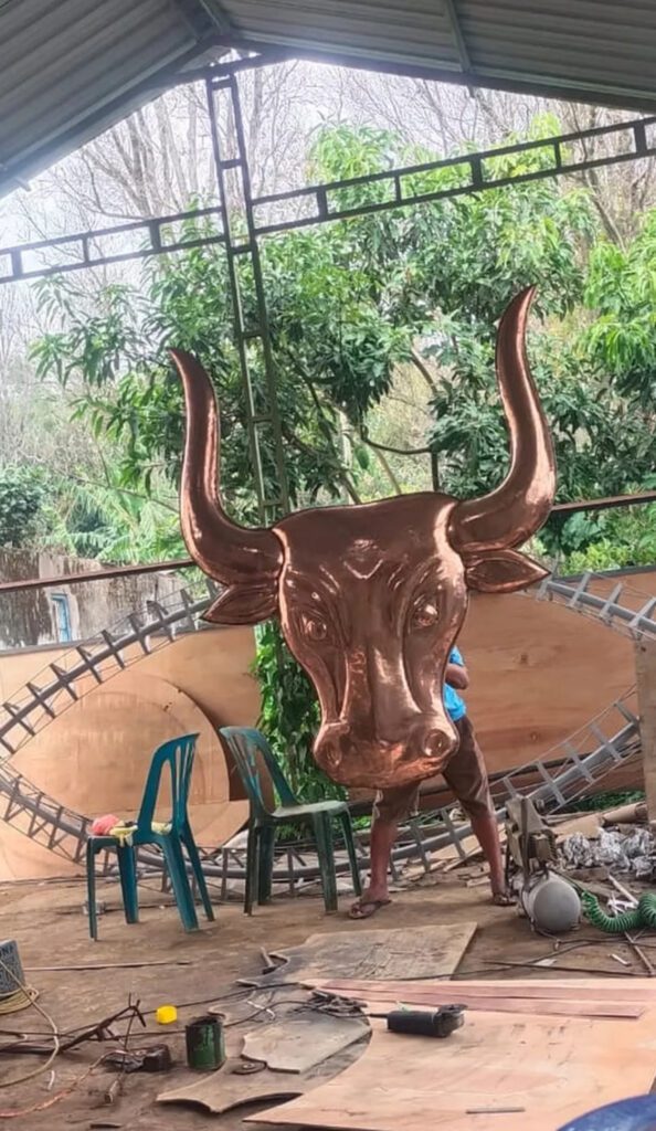 Proses pembuatan patung tembaga handmade