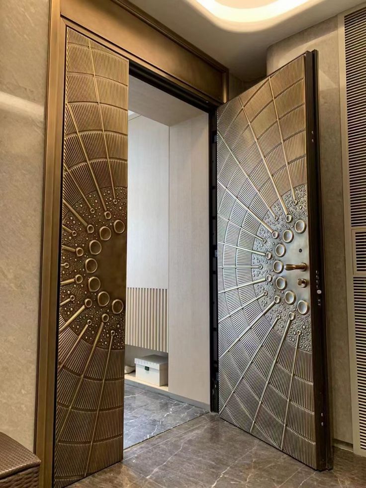 Pintu tembaga handmade