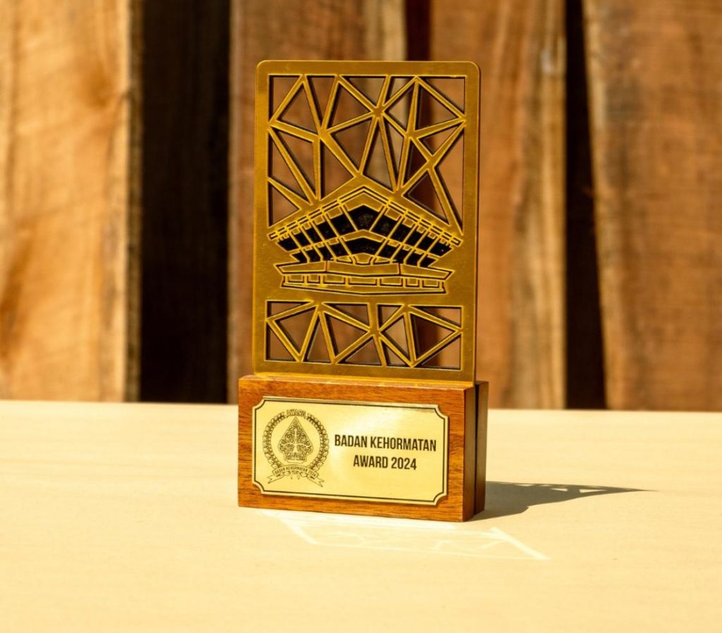 plakat custom kuningan