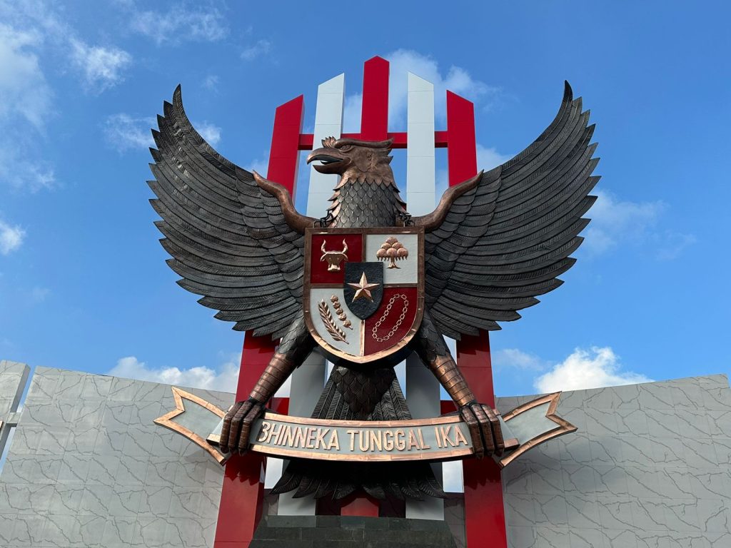 Garuda tembaga kuningan