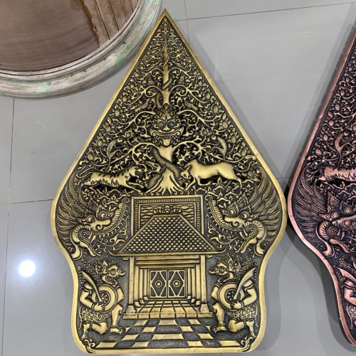 Gunungan wayang kuningan